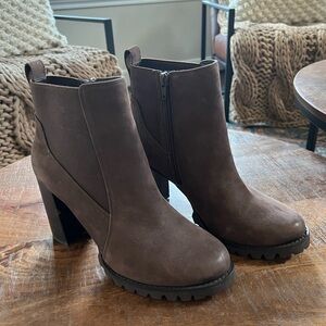 Gibson & Latimer Bradlee Suede Lug Sole Booties